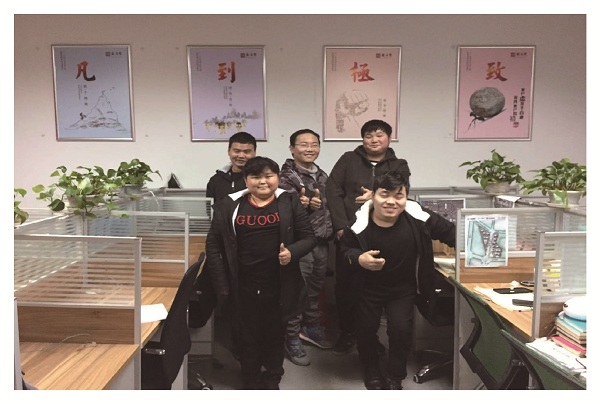 毕业生在岗位上.jpg