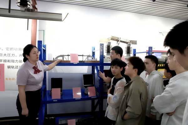 图片2.jpg 图片2.jpg