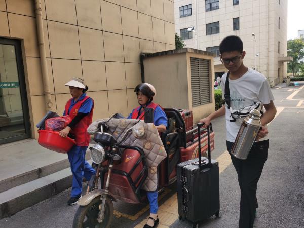 接送车(1)600.jpg