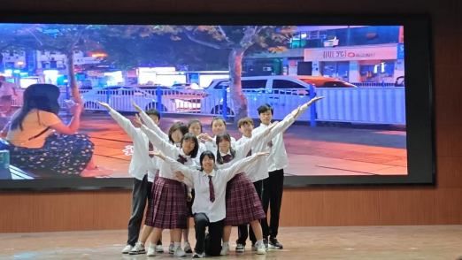 图片-我校成功举办“歌声释放活力，青春演绎精彩”大合唱比赛